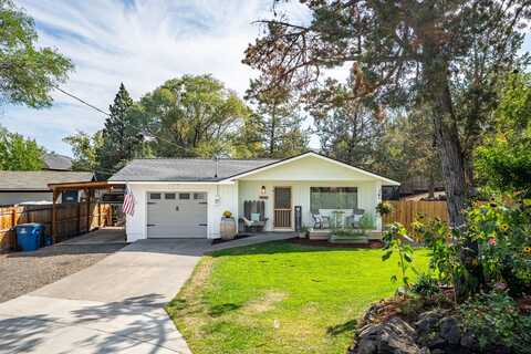 1932 SW Curry Court, Redmond, OR 97756