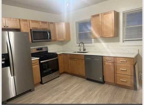 11 High St, North Attleboro, MA 02760