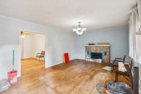 664 Vaughn Avenue, Toms River, NJ 08753