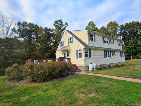 202 Peekskill Hollow Road, Putnam Valley, NY 10579