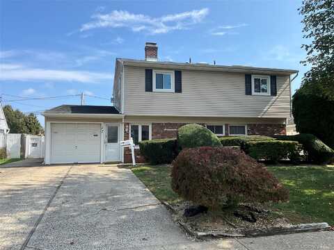 17 Rural Lane, Levittown, NY 11756