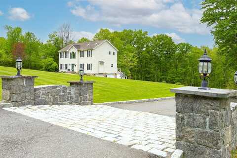 12 Broadview Lane, Red Hook, NY 12571