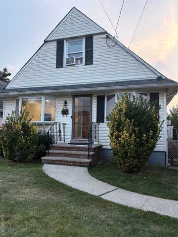 573 Lakeville Road, New Hyde Park, NY 11040