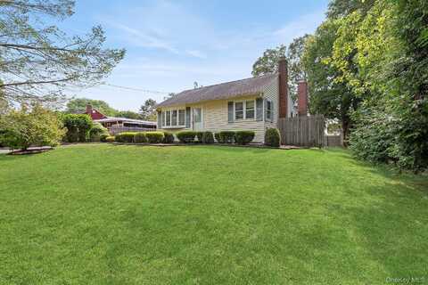 1645 Ruth Road, Mattituck, NY 11952