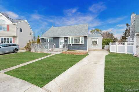 20 Marlon Avenue, Bethpage, NY 11714