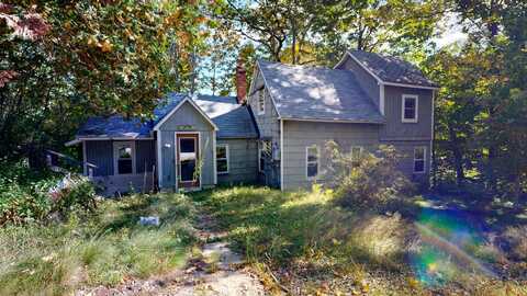 100 Peru Center Road, Peru, ME 04290