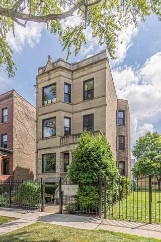 3261 W PALMER Street, Chicago, IL 60647