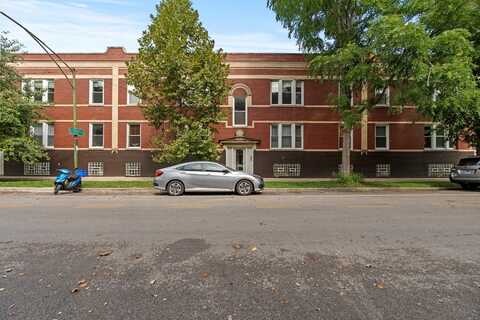 2574 W Lyndale Street, Chicago, IL 60647