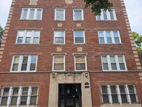 1050 W Dakin Street, Chicago, IL 60613