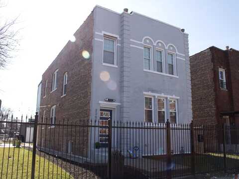3257 W Warren Boulevard, Chicago, IL 60624