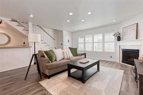 14332 Dickens, Sherman Oaks, CA 91423