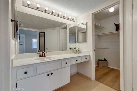25712 Le Parc, Lake Forest, CA 92630