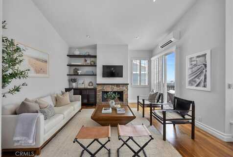 228 5th Place, Manhattan Beach, CA 90266