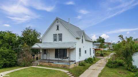 104 S 12Th Street, Marshalltown, IA 50158