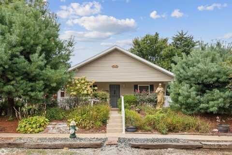 613 N Garfield Avenue, Burlington, IA 52601
