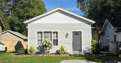 1445 Hubbard Road, Madison, OH 44057