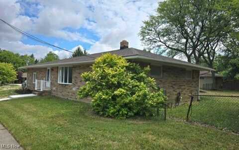 80 Panorama Dr, Seven Hills, OH 44131
