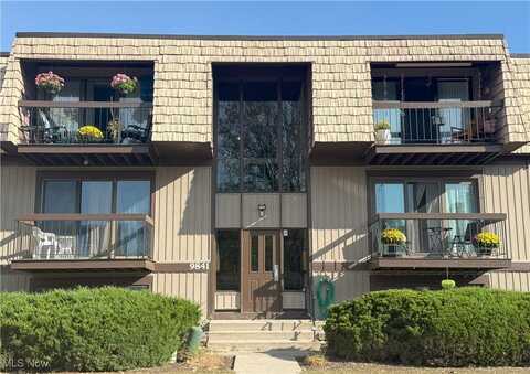 9841 Sunrise Boulevard unit: P19, North Royalton, OH 44133