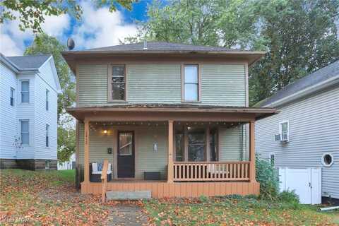 1412 Stewart Avenue, Cambridge, OH 43725