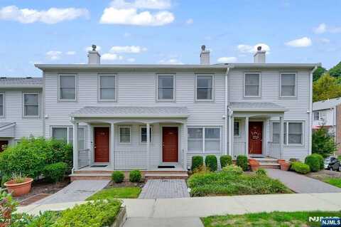 148 Panorama Drive, Edgewater, NJ 07020