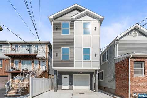 225 Delaware Street, Elizabeth, NJ 07206