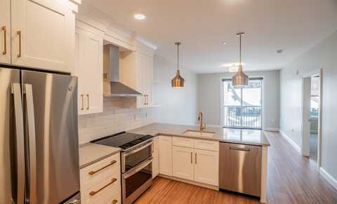 99 Foundry Place, Portsmouth, NH 03801