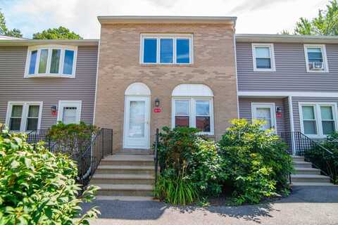 11 Oakwood Circle, Goffstown, NH 03045