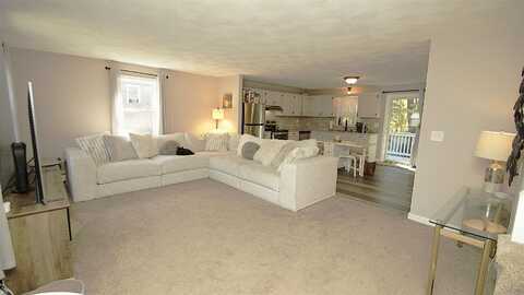 13L Tigertail Circle, Derry, NH 03038