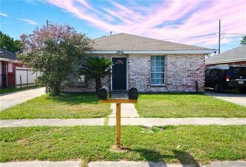 3804 SHANGRI LA Drive, Chalmette, LA 70043