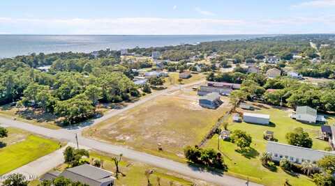151 Barbee Street, Harkers Island, NC 28531