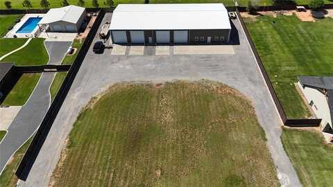 24174 E 998-th Road, Weatherford, OK 73096