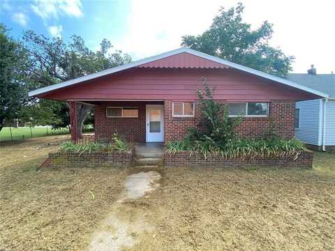 922 Elm Street, Perry, OK 73077