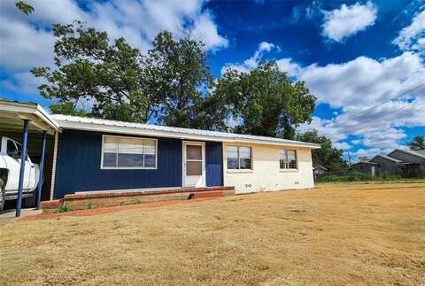 304 E Pierce Street, Winters, TX 79567