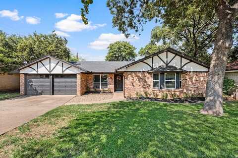 805 Spring Brook Drive, Bedford, TX 76021