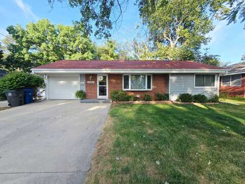 4506 Wakonda Pkwy, Des Moines, IA 50315