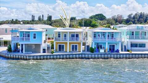447 NE Pier Way, Jensen Beach, FL 34957
