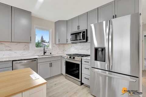 3430 Evergreen St, Anchorage, AK 99504