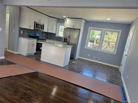 6 Hilliard Avenue, Central Islip, NY 11722
