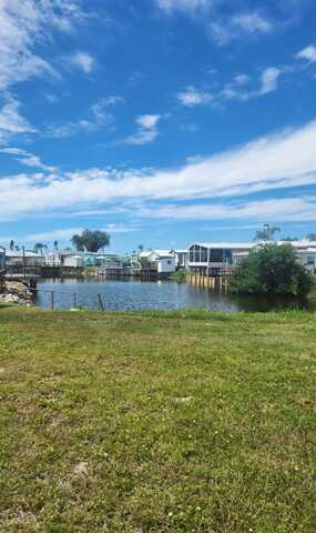 3952 Honolulu Dr., Ruskin, FL 33570