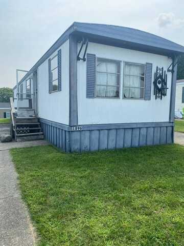 1896 Stafford Ct., Milford, MI 48381