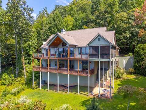 435 Meadowbrook Dr, Hayesville, NC 28904