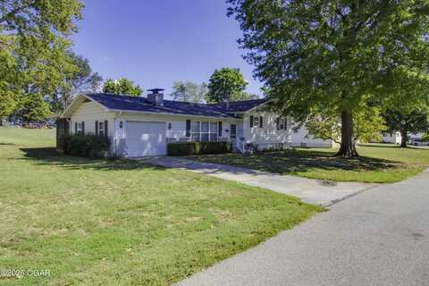 411 E 14th Street, Carthage, MO 64836