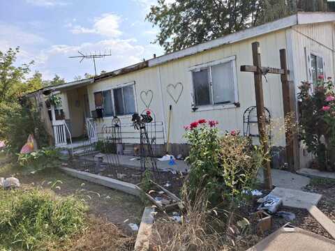 321 W Blvd South, Granger, WA 98932