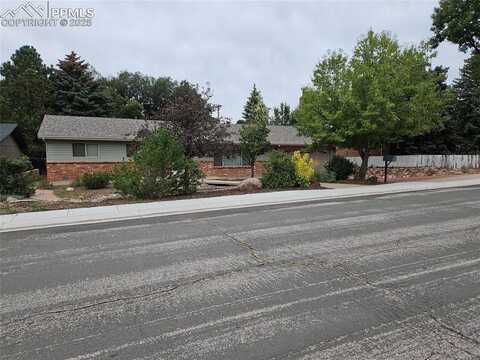 1114 Pioneer Lane, Colorado Springs, CO 80904