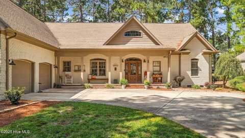 36 Augusta Drive, Southern Pines, NC 28387