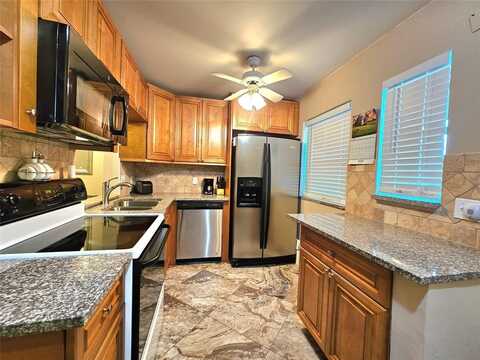 2141 NE 1st Ct, Boynton Beach, FL 33435