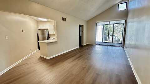 215 Lake Pointe Dr, Oakland Park, FL 33309