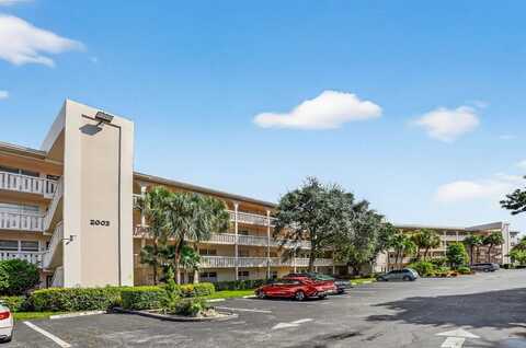 2003 Granada Dr, Coconut Creek, FL 33066