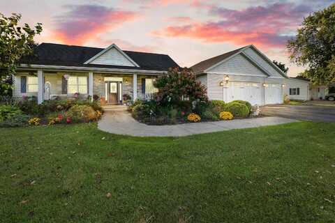1755 CROWN Drive, OSHKOSH, WI 54904