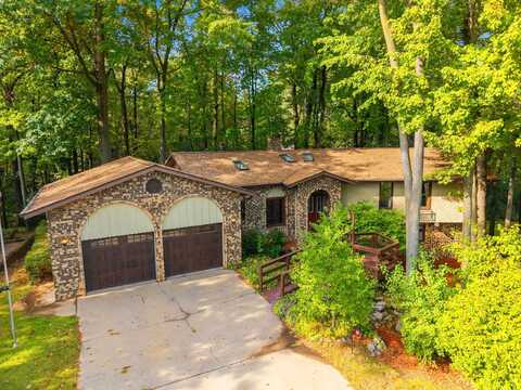 2640 HE NIS RA Lane, GREEN BAY, WI 54304